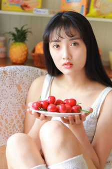 一女被两根凶猛挺进动态图